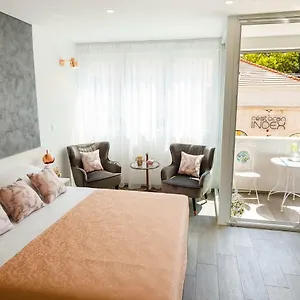 3* Guest house Rose Gold & With Balcony